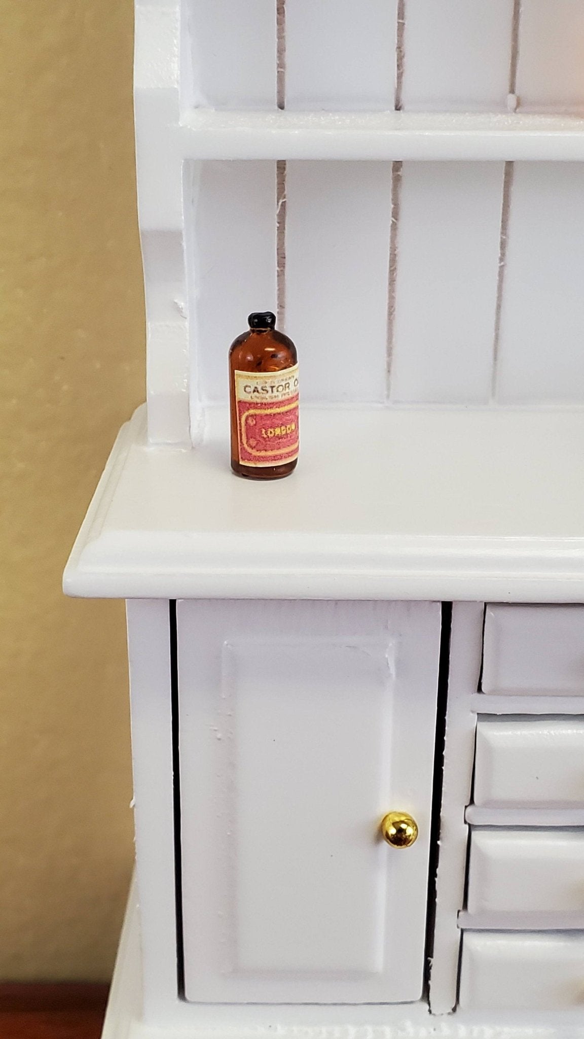 Dollhouse Miniature Castor Oil Old Fashion Style 1:12 Scale Food Groceries Kitchen - Miniature Crush