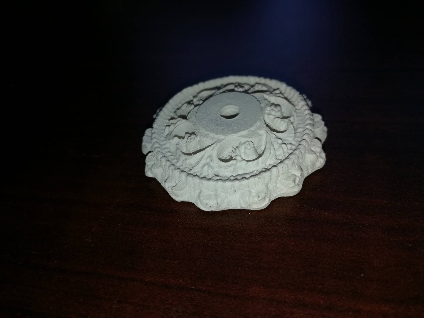 Dollhouse Miniature Ceiling Rose Medallion Small Plaster Resin 1:12 Scale 1 1/2" - Miniature Crush