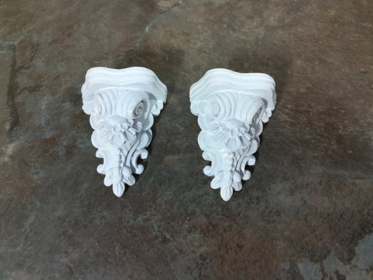 Dollhouse Miniature Corbels Large White Resin 4.3 cm 1:12 Scale Set of 2 - Miniature Crush