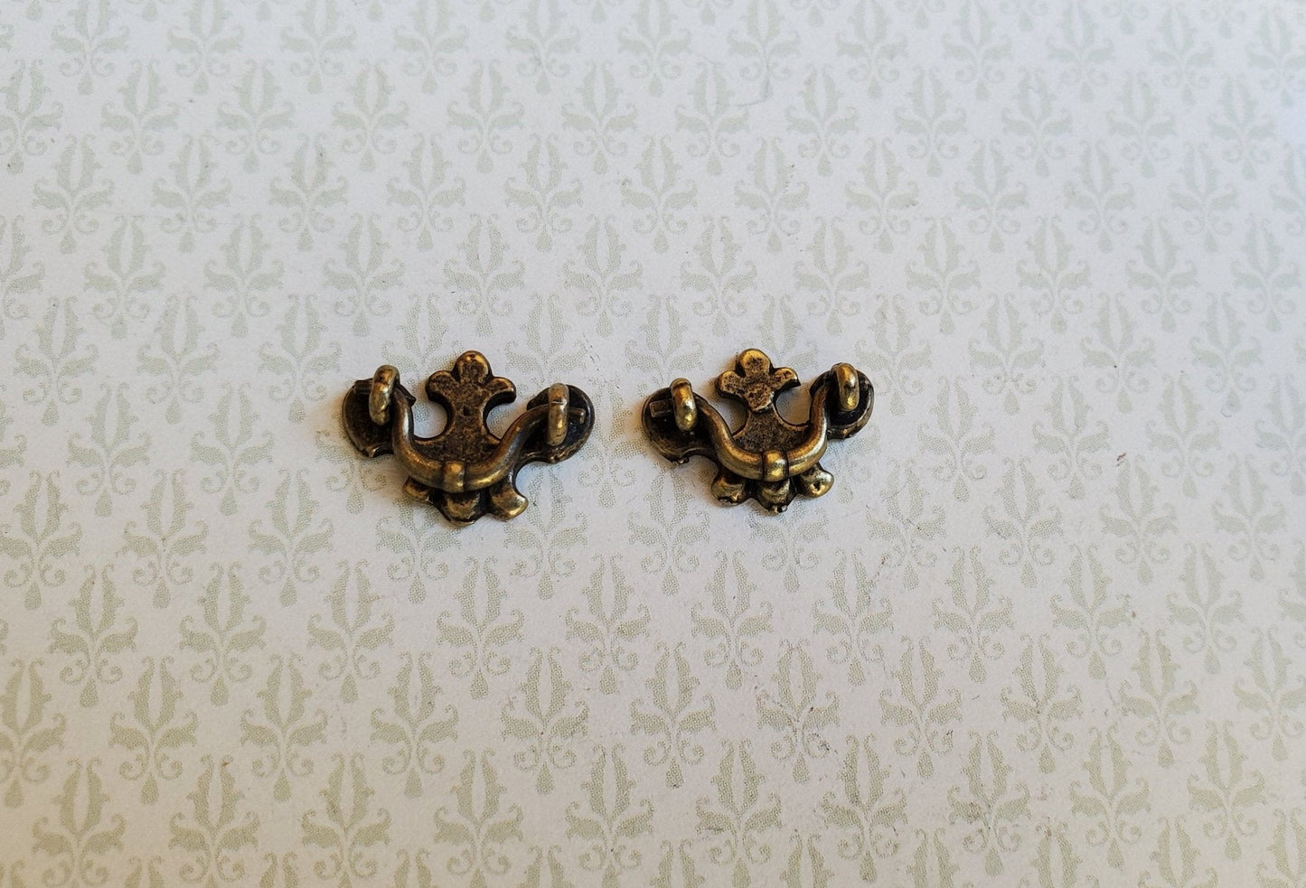 Dollhouse Miniature Drawer Pull or Handle x2 Fleur De Lis Style 1:12 Scale Antique Bronze - Miniature Crush