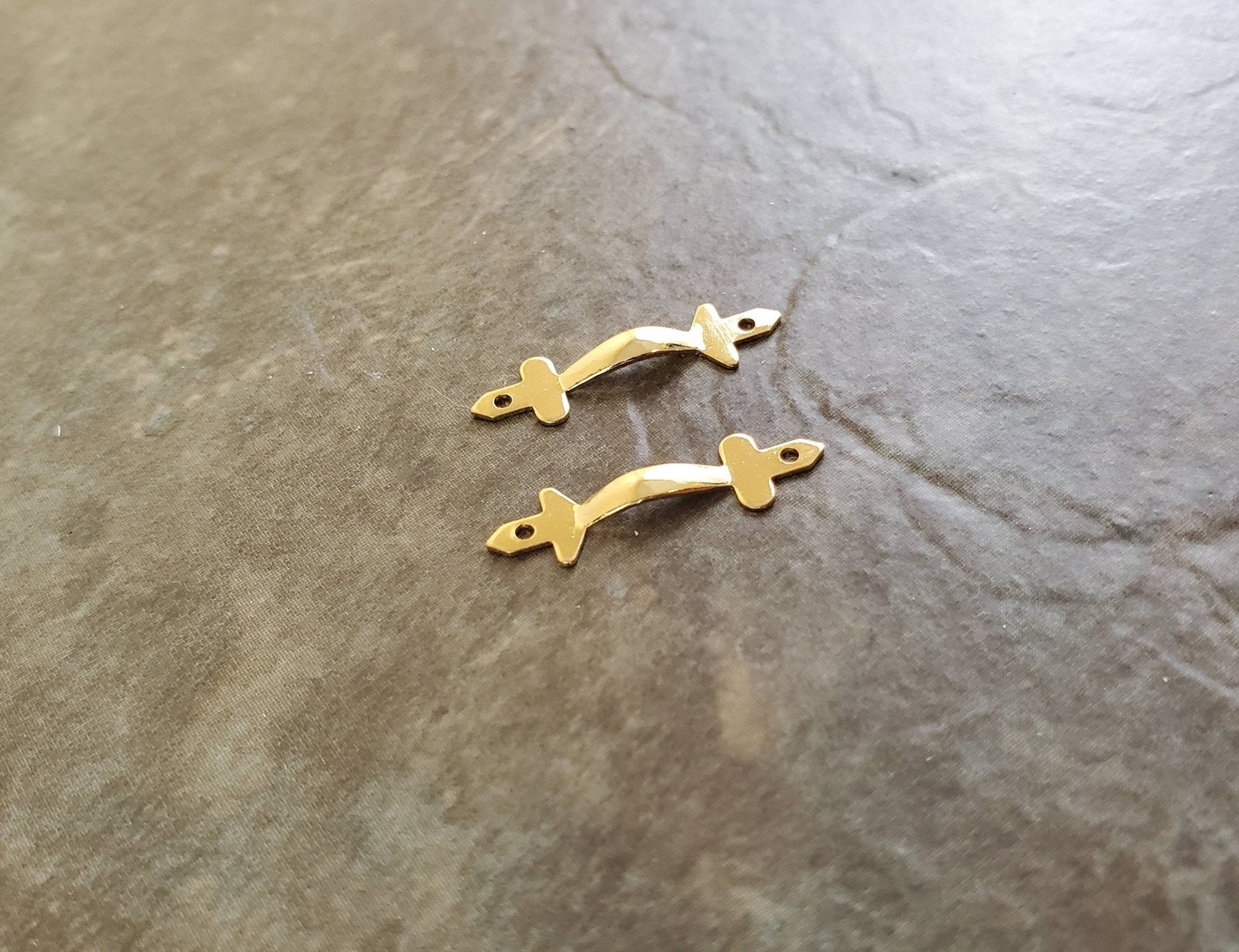 Dollhouse Miniature Drawer Pulls or Door Handles x2 Gold 1:12 Scale CLA05520 - Miniature Crush