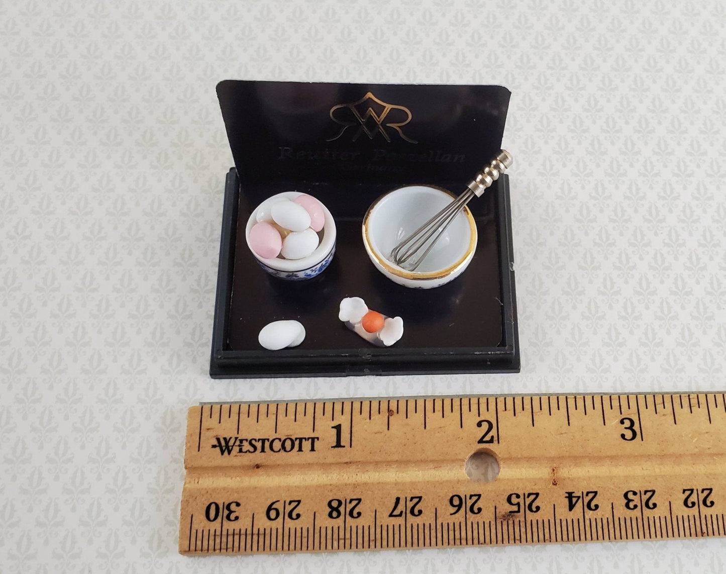 Dollhouse Miniature Eggs & Whisk in Mixing Bowls Reutter Porcelain 1:12 Scale - Miniature Crush