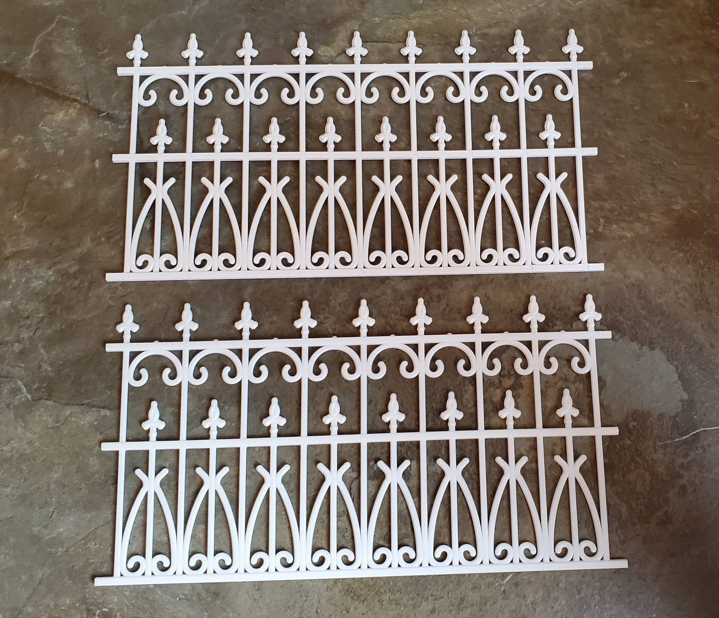 Dollhouse Miniature Fence Railing x2 White Victorian or Georgian Garden 1:12 Scale - Miniature Crush
