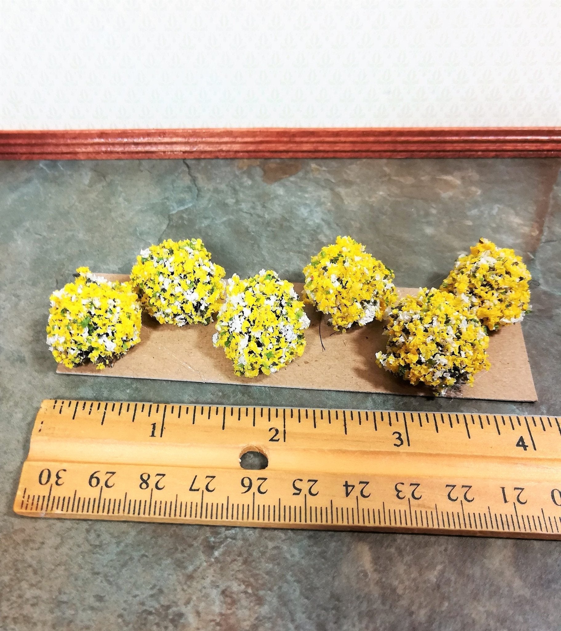 Dollhouse Miniature Flowering Shrub Yellow & White Small Bush Round 1:12 Scale - Miniature Crush