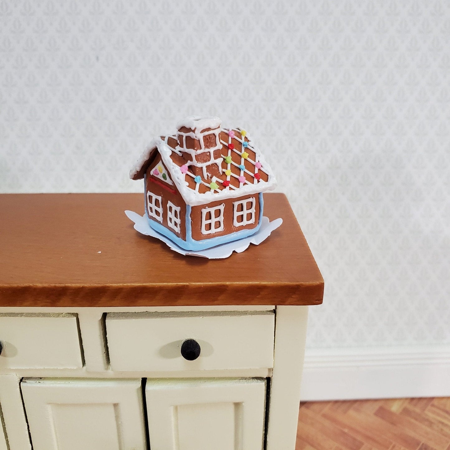Dollhouse Miniature Gingerbread House Classic Style 1:12 Scale Christmas - Miniature Crush