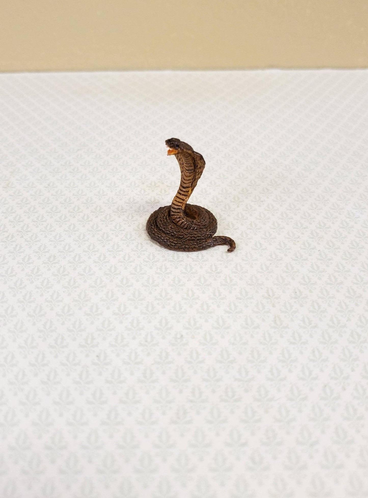 Dollhouse Miniature King Cobra Snake 1:12 Scale Pet Animal Falcon Minis - Miniature Crush