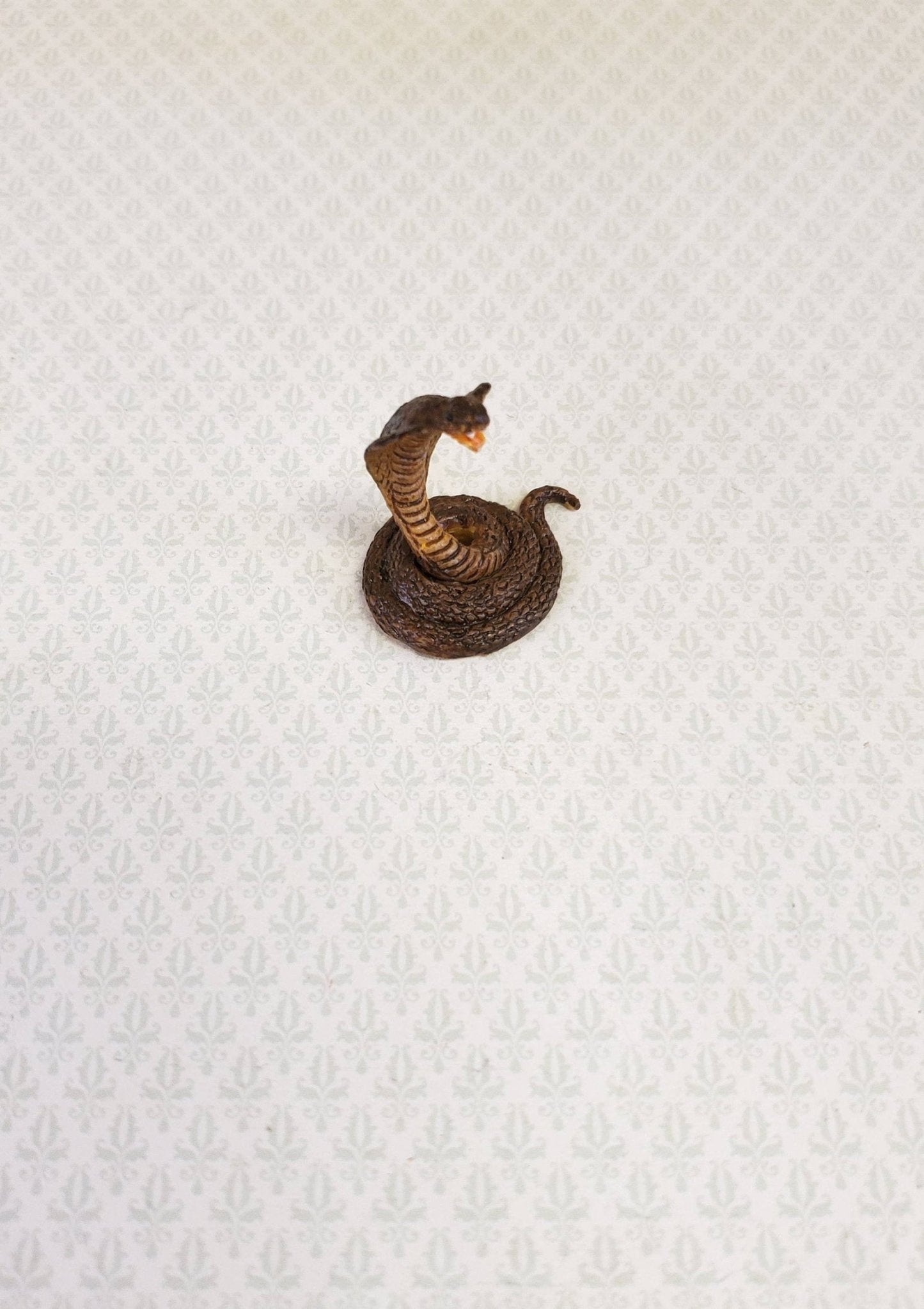 Dollhouse Miniature King Cobra Snake 1:12 Scale Pet Animal Falcon Minis - Miniature Crush
