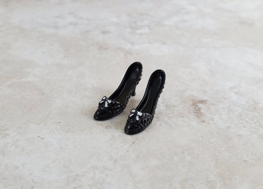 Dollhouse Miniature Ladies High Heel Shoes Pumps Black with Bow 1:12 Scale Metal - Miniature Crush