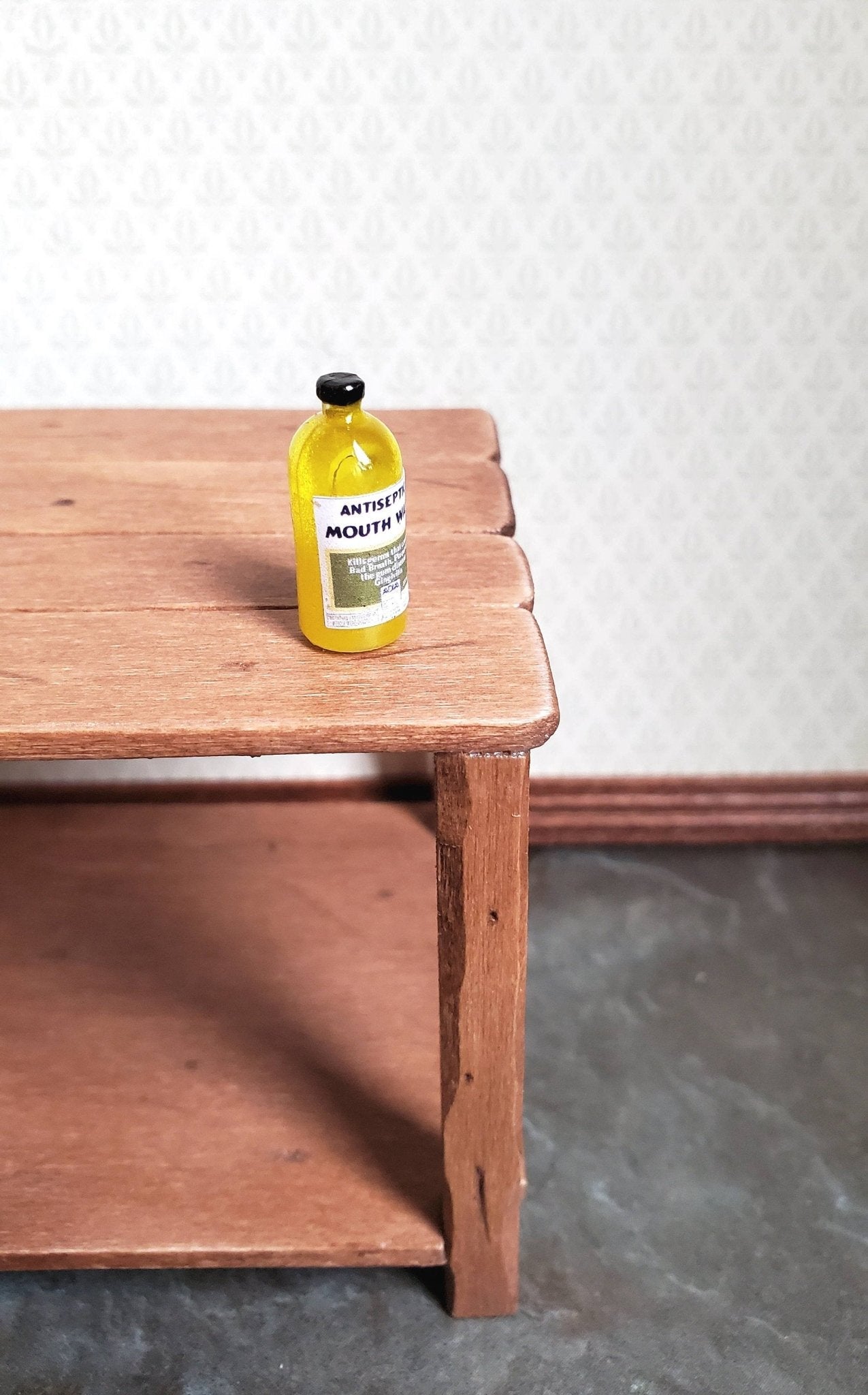 Dollhouse Miniature Mouth Wash Antiseptic Modern Style 1:12 Scale Medicine - Miniature Crush