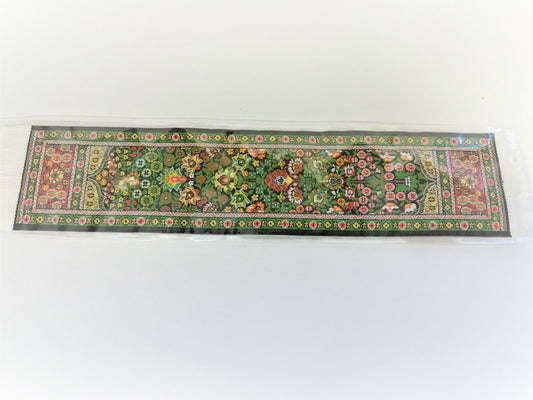 Dollhouse Miniature Narrow Runner Carpet Rug Green & Red 1:12 Scale - Miniature Crush