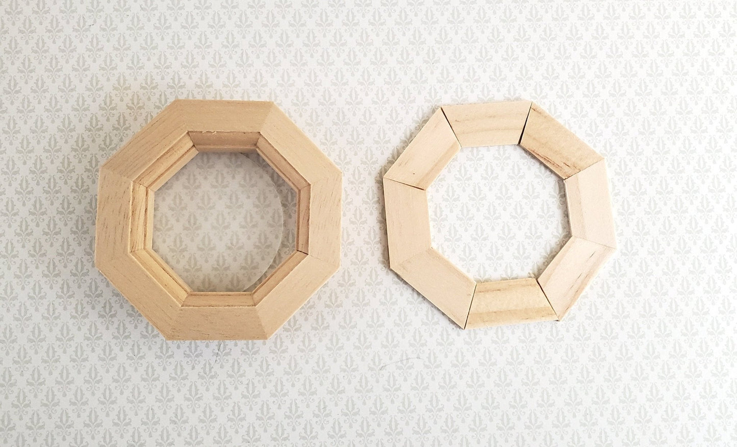 Dollhouse Miniature Window Octagon Small Wood with Acrylic 1:12 Scale Houseworks 5045 - Miniature Crush