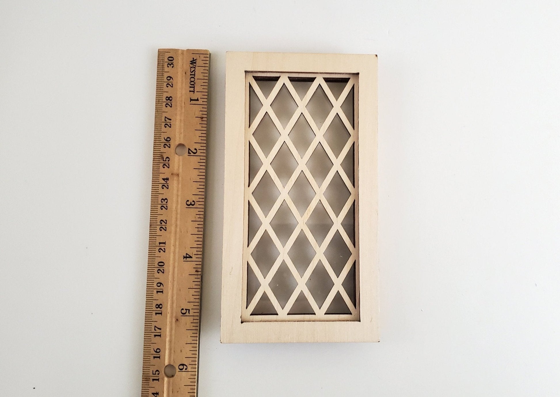 Dollhouse Miniature Window Tudor Style Diamond Pane 1:12 Scale Wood Alessio 2114 - Miniature Crush