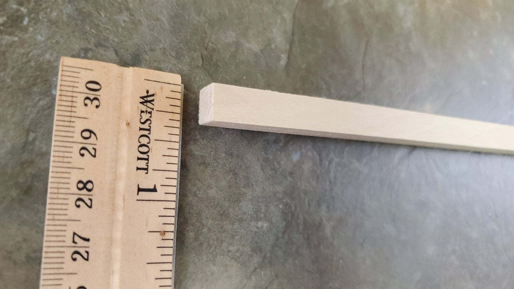 Dollhouse Miniature Wood Beams Posts 5/16 x 5/16 x 18" long 1:12 Scale x5 - Miniature Crush