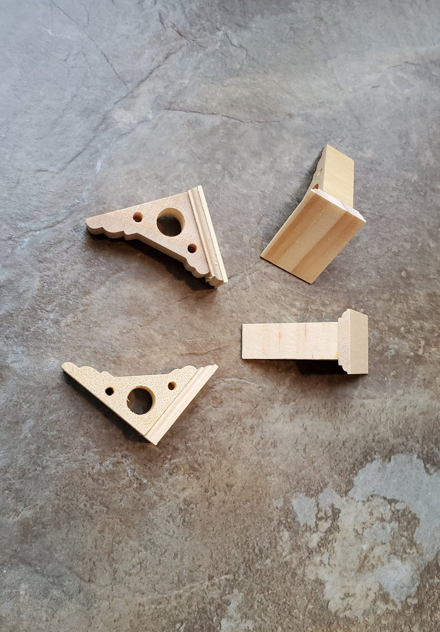 Dollhouse Miniature Wood Corbels or Brackets Houseworks 1:12 Scale Set of 4 - Miniature Crush