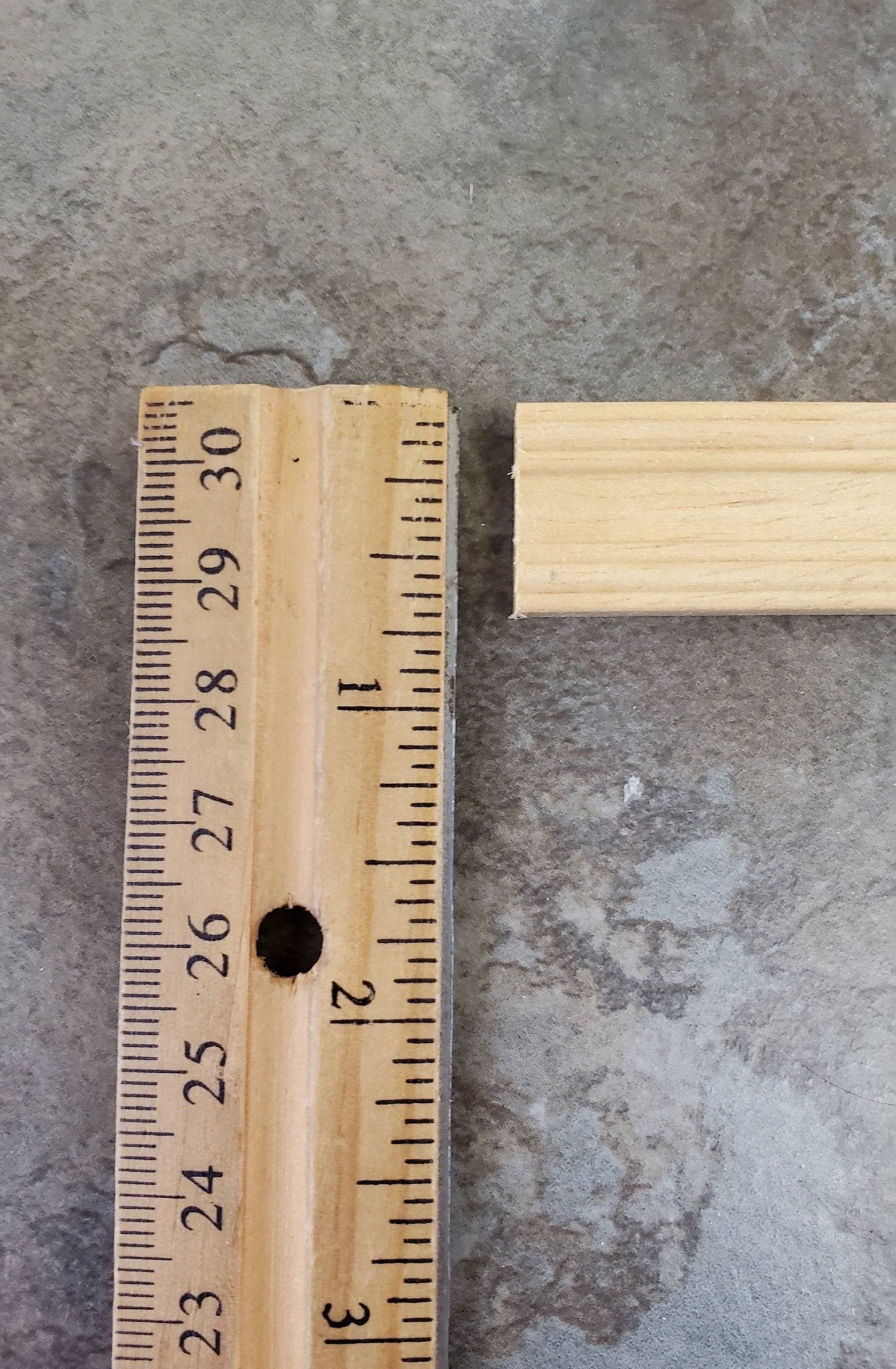 Dollhouse Miniatures Baseboard Trim Molding 11/16" x 18" long 1:6 Scale HW7074 - Miniature Crush