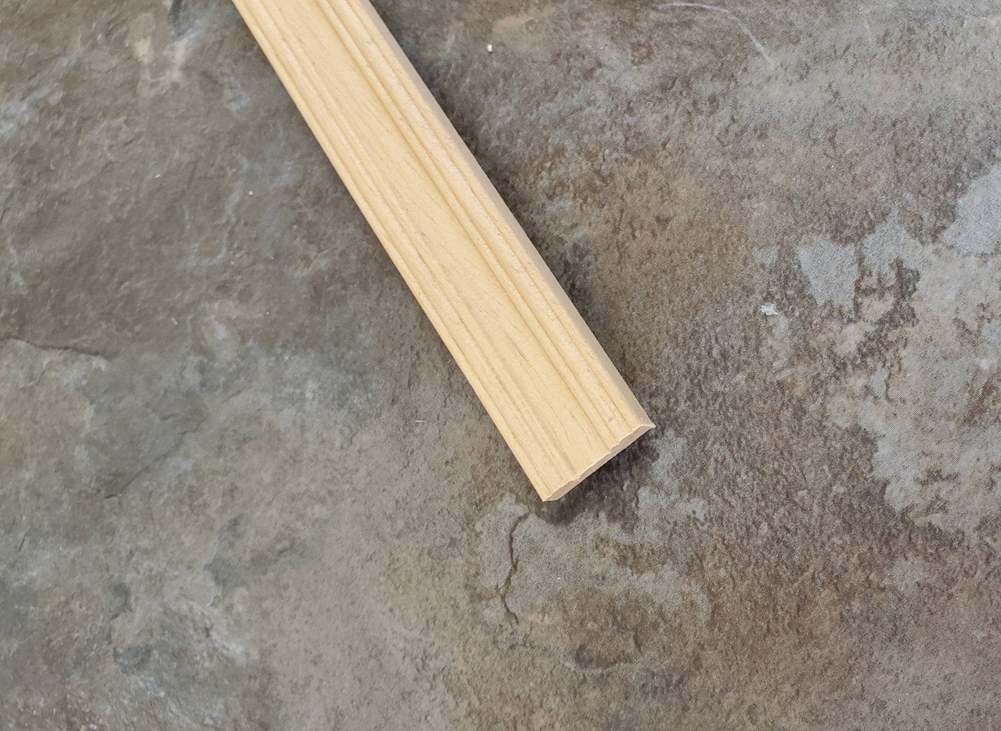 Dollhouse Miniatures Baseboard Trim Molding 11/16" x 18" long 1:6 Scale HW7074 - Miniature Crush