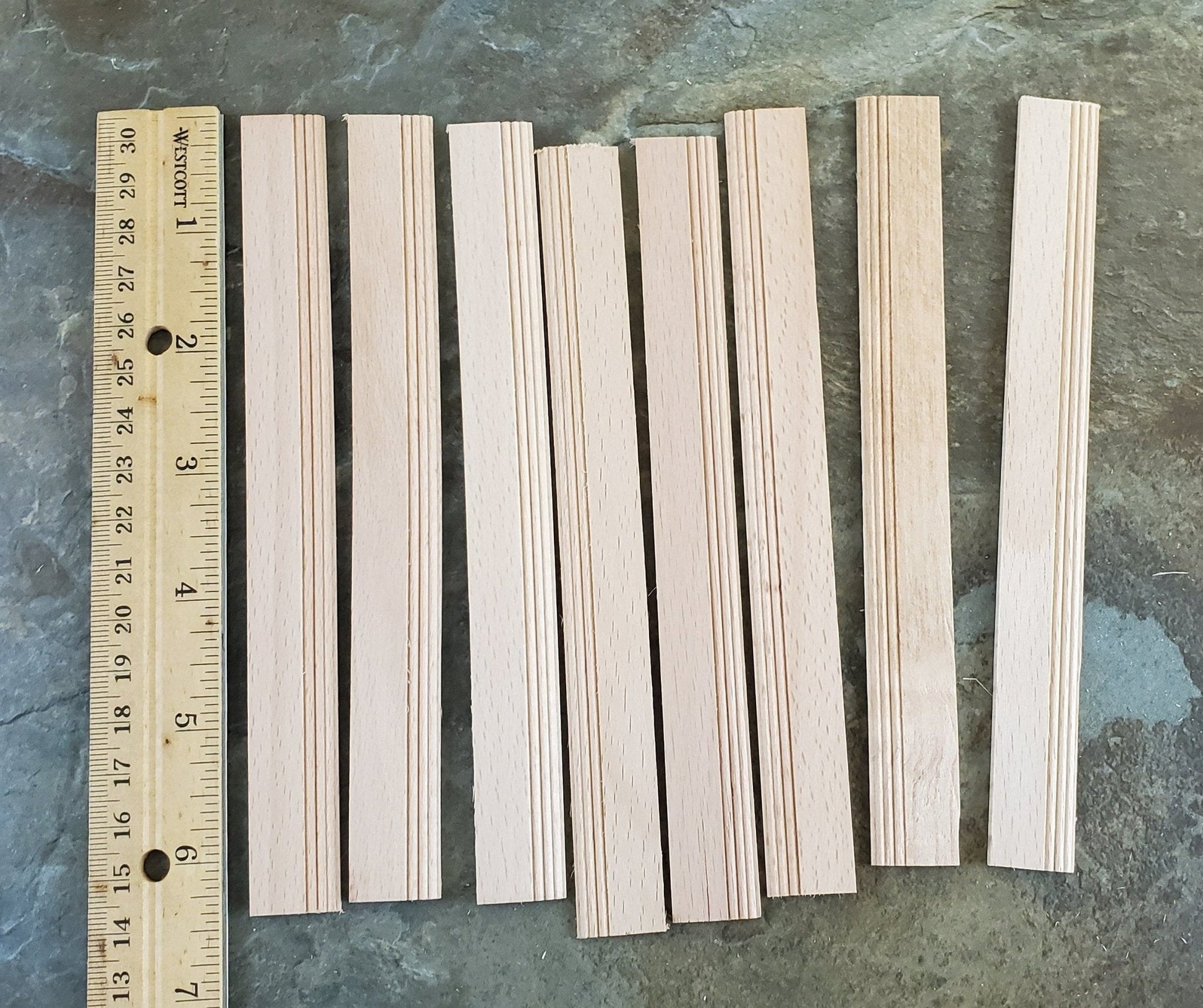 Dollhouse Miniatures Baseboard Trim Molding 11/16" x 6" long x8 Pieces 1:6 Scale CLA77968 - Miniature Crush