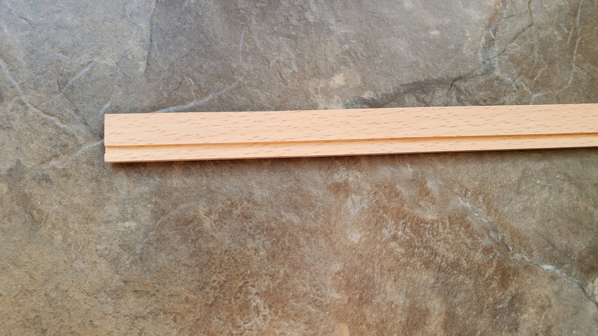 Dollhouse Miniatures Baseboard Trim or Molding w/ Wire Channel 1/2" wide x 18" 1:12 Scale - Miniature Crush