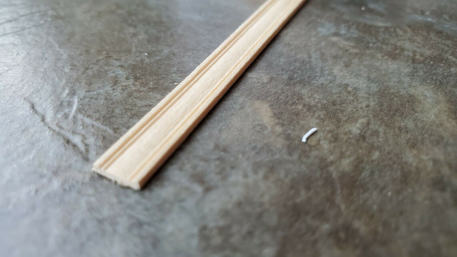 Dollhouse Miniatures Chair Rail or Trim Molding 1/4" wide x 18" long 1:12 Scale - Miniature Crush