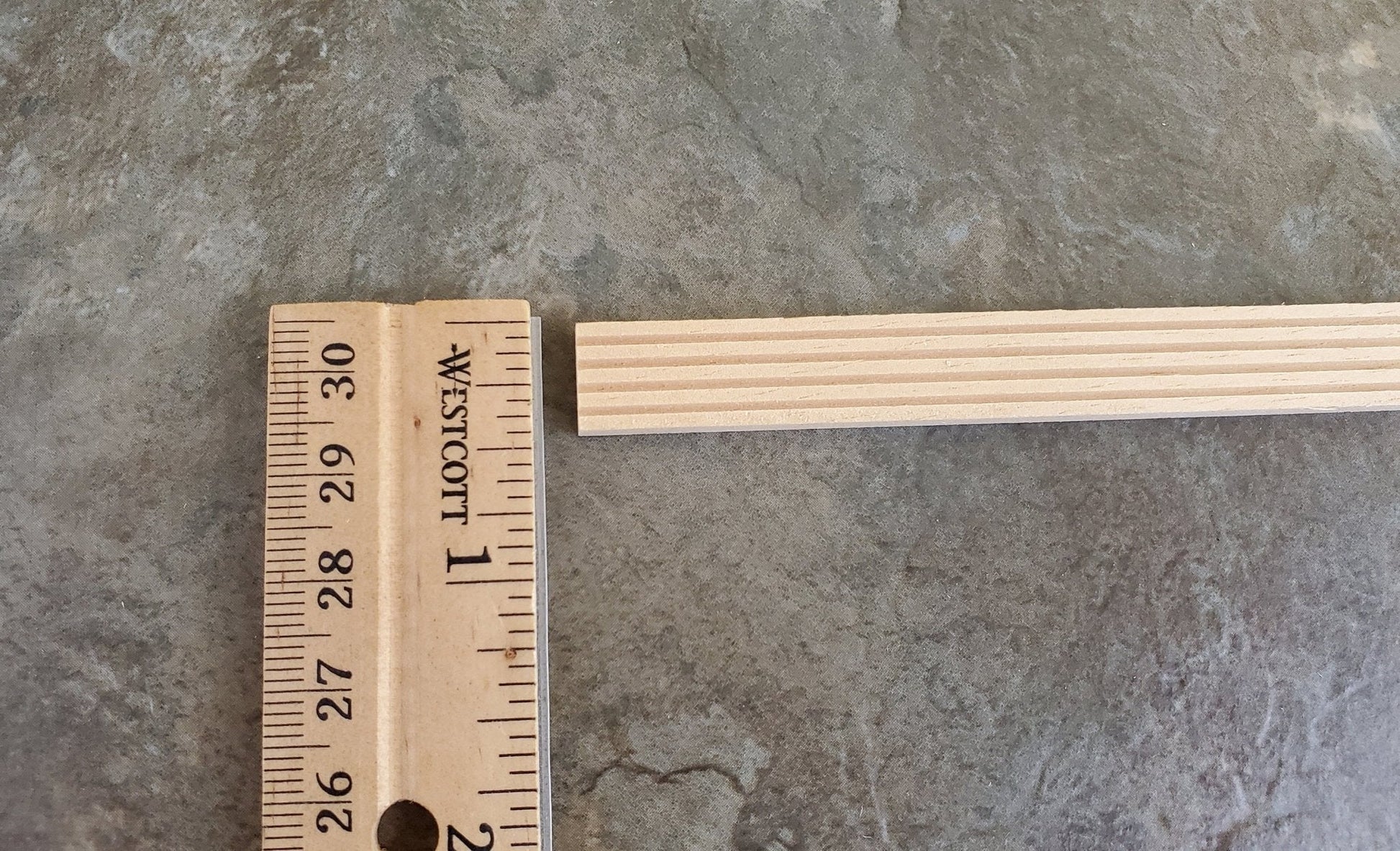 Dollhouse Miniatures Grooved Trim Molding Flat Back 7/16" wide x 18" long 1:12 Scale HW7075 - Miniature Crush