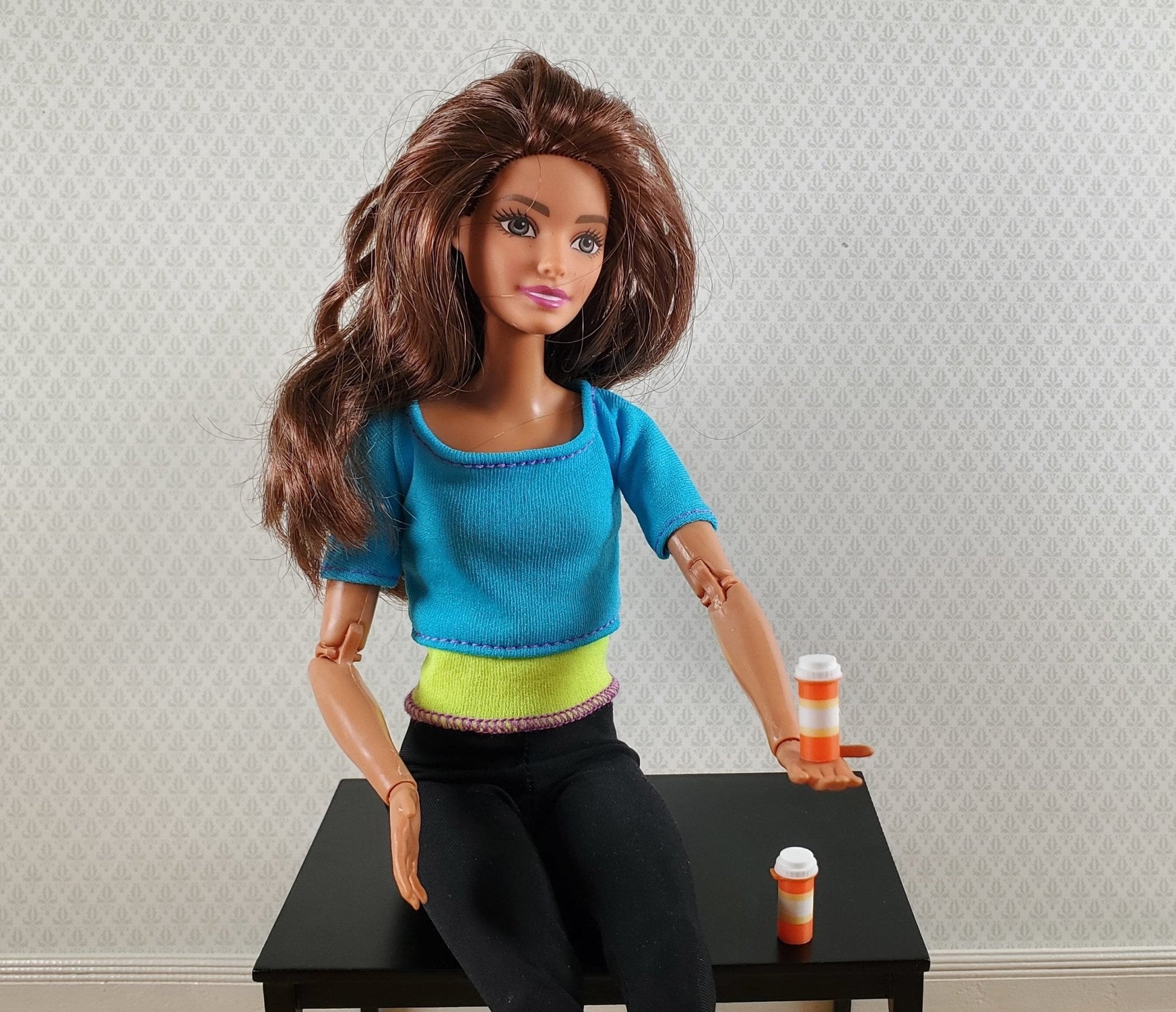 Dollhouse Orange Pill Bottles x2 Modern Style 1/6 Scale Miniature Prop Medicine - Miniature Crush