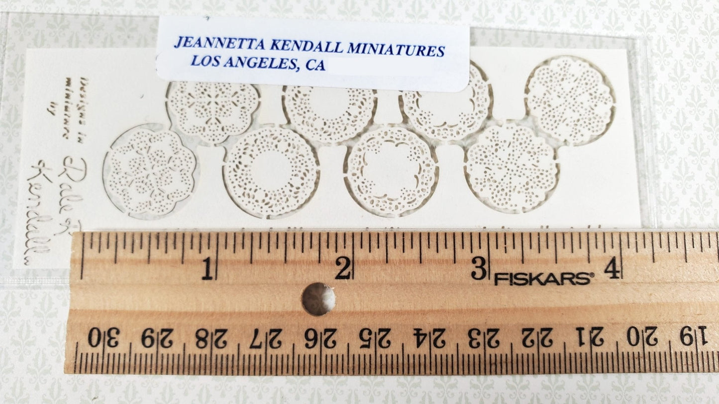 Dollhouse Paper Doilies Laser Cut 8 Small Round 1:12 Scale Miniatures JKM110 - Miniature Crush