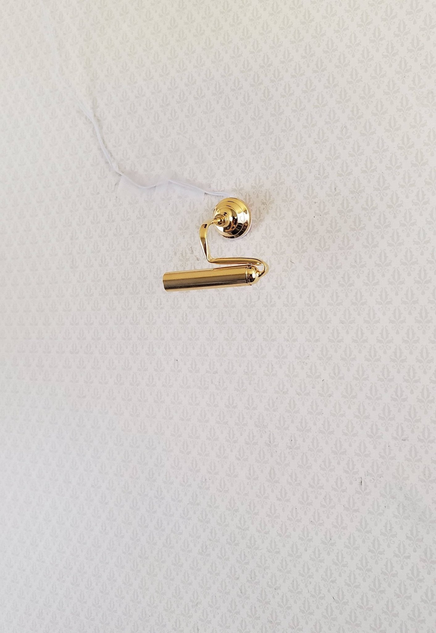 Dollhouse Picture Light Gold Brass 12 Volt with Plug 1:12 Scale Miniature Lamp - Miniature Crush