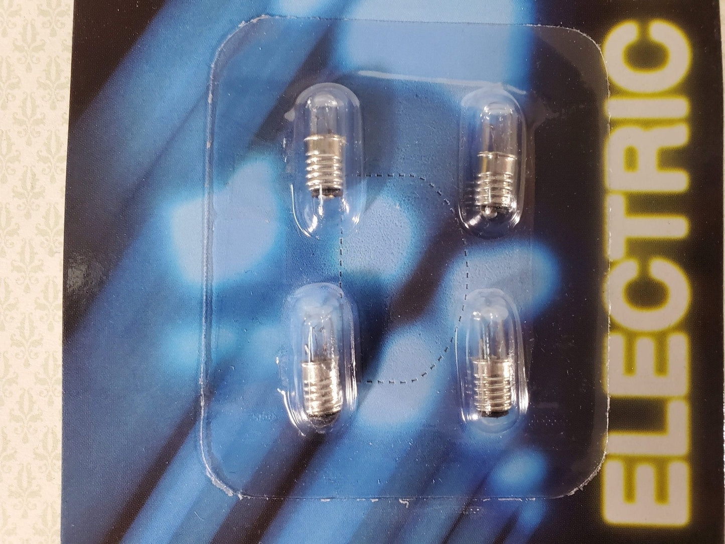 Dollhouse Replacement Bulbs 12 Volt Round Screw Bulbs 4 piece 1:12 Scale Miniature MH621 - Miniature Crush
