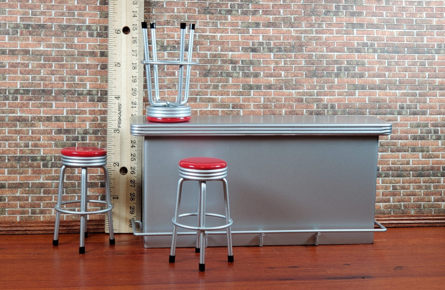 Dollhouse Retro Bar with 3 Red Stools 1950s Style 1:12 Scale Miniature Furniture - Miniature Crush
