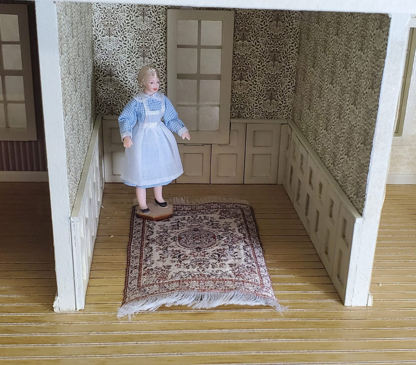 Dollhouse Rug Small HALF SCALE Beige Brown 4 3/4" x 2 2/8" 1:24 Miniature - Miniature Crush