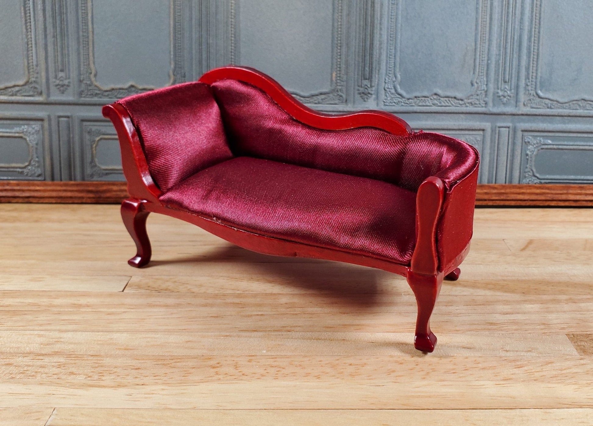 Dollhouse Small Victorian Chase Settee Burgundy 1:12 Scale Miniature Furniture - Miniature Crush