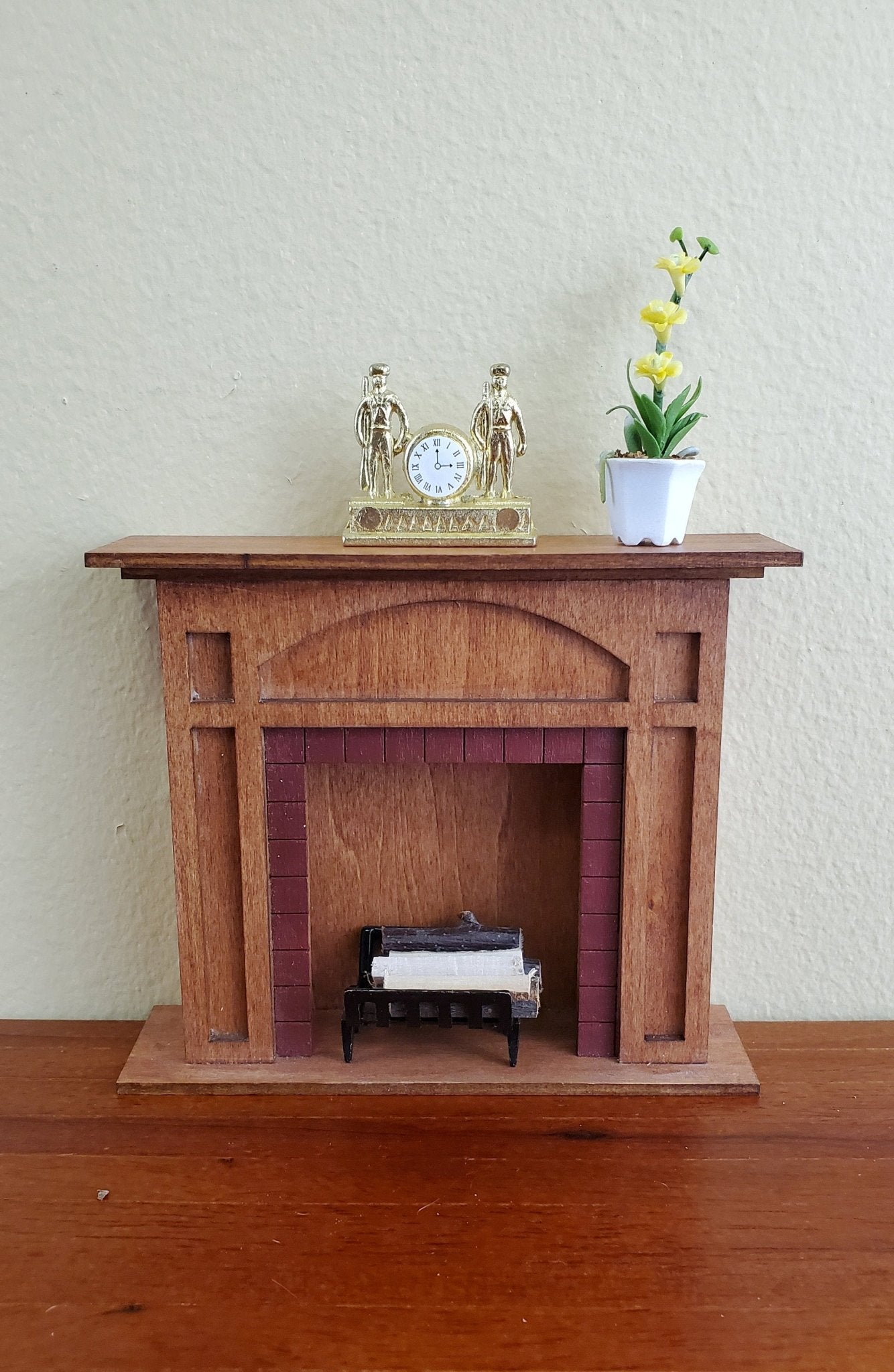 Dollhouse Soldier Mantle Clock Gold 1:12 Scale Miniatures Decor - Miniature Crush