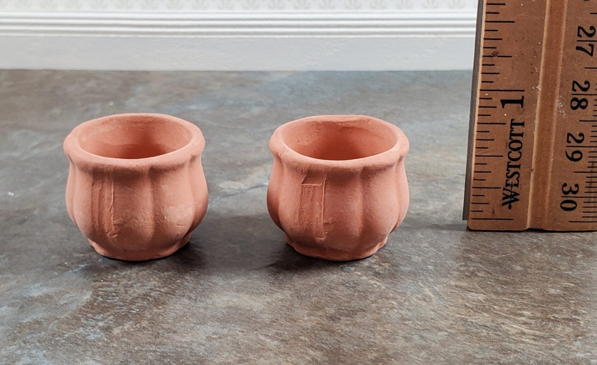 Dollhouse Terra Cotta Pots Urns Planters Set of 2 Unglazed Round 1:12 Scale - Miniature Crush