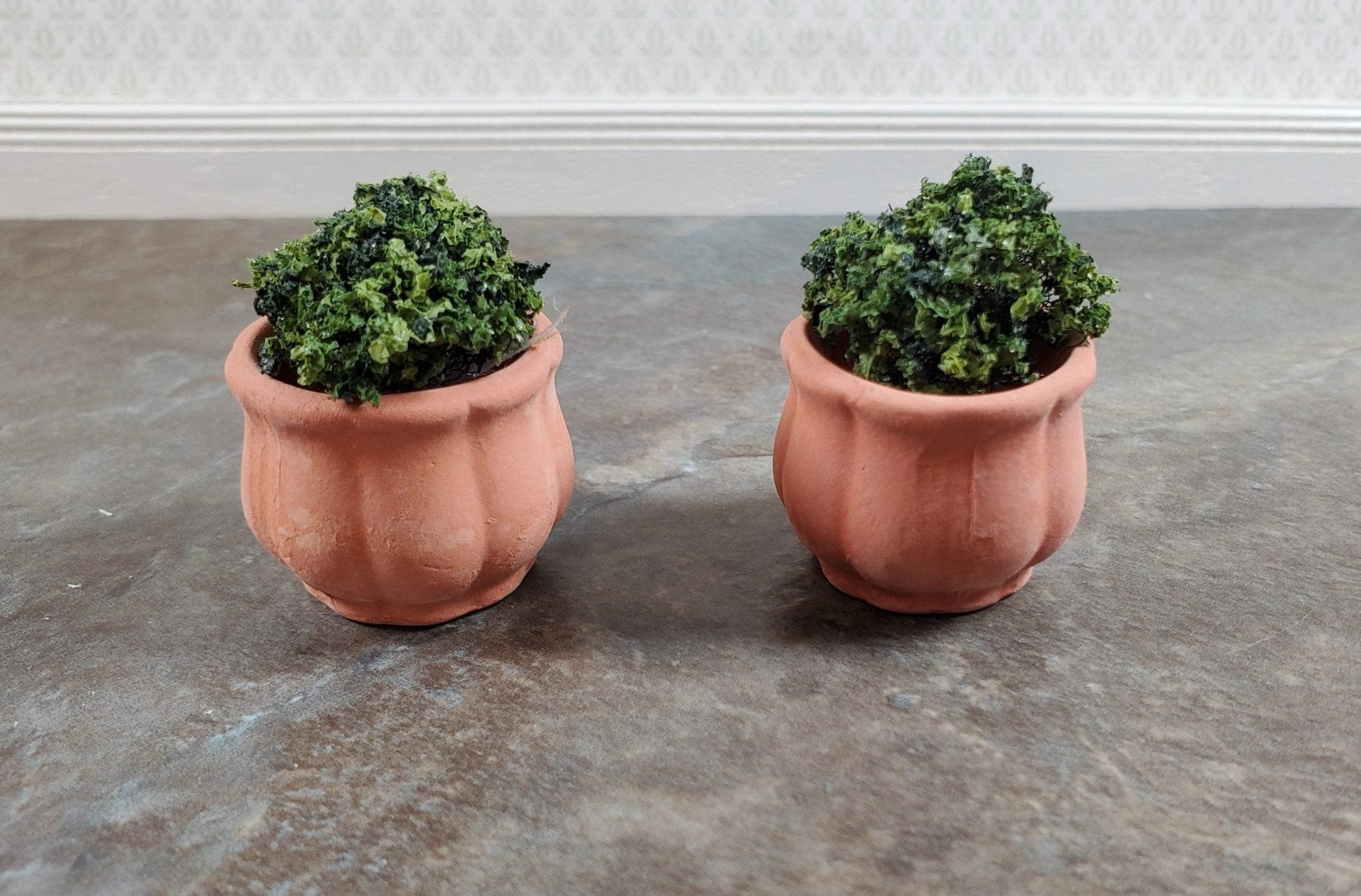 Dollhouse Terra Cotta Pots Urns Planters Set of 2 Unglazed Round 1:12 Scale - Miniature Crush