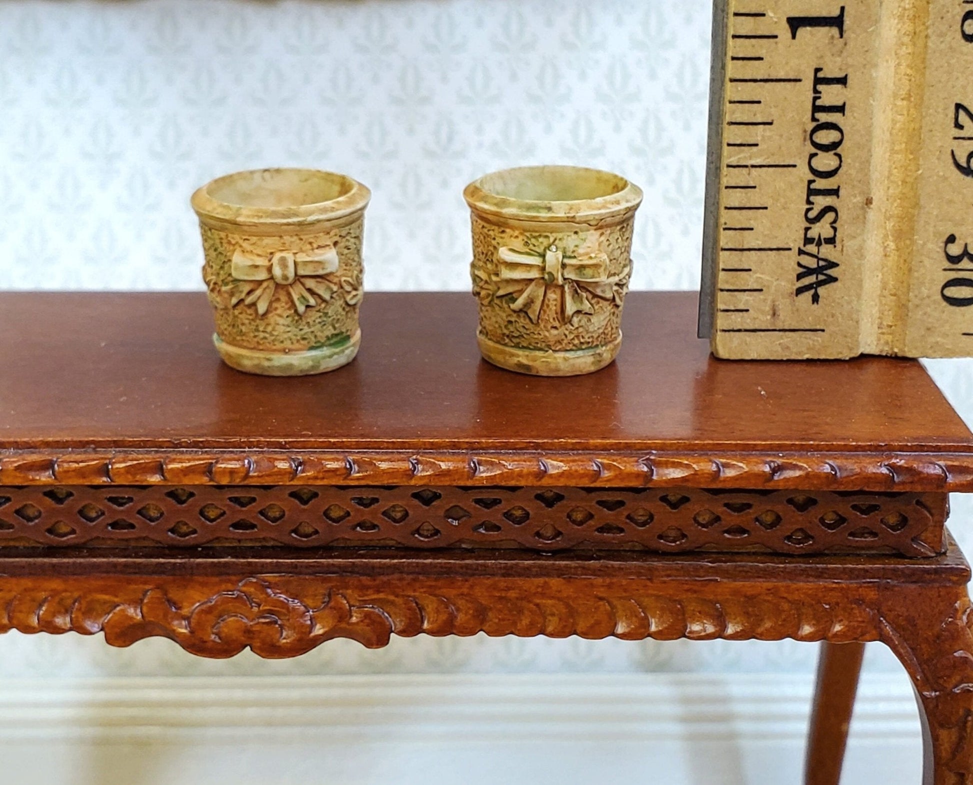 Dollhouse Tiny Garden Pots Planters Aged Tan use in 1:24 or 1/12 Scale A4318AG by Falcon Miniatures - Miniature Crush