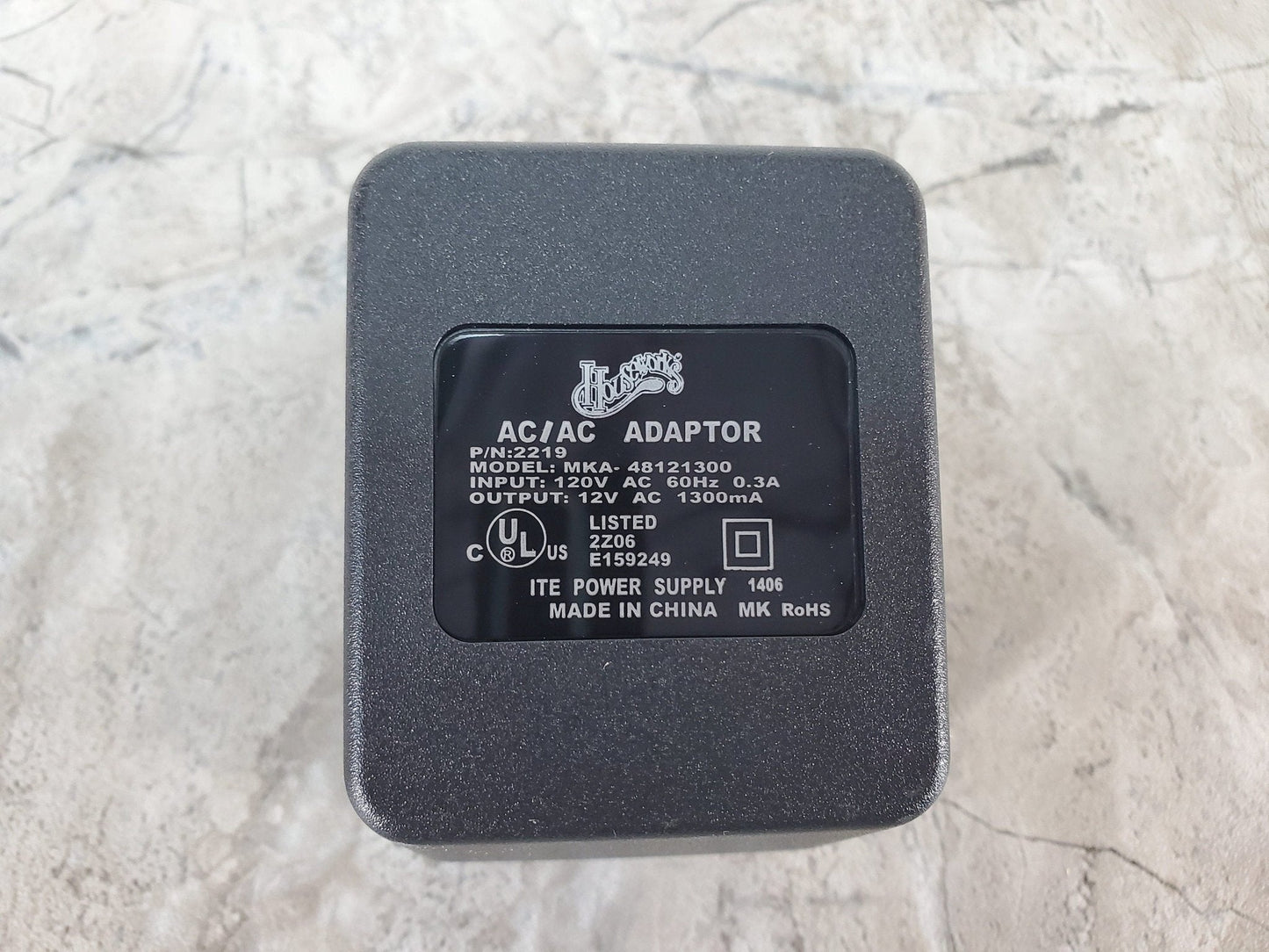 Dollhouse Transformer 10 Watt for Wiring 20 Bulb Capacity Small to Medium Houses HW2219 - Miniature Crush