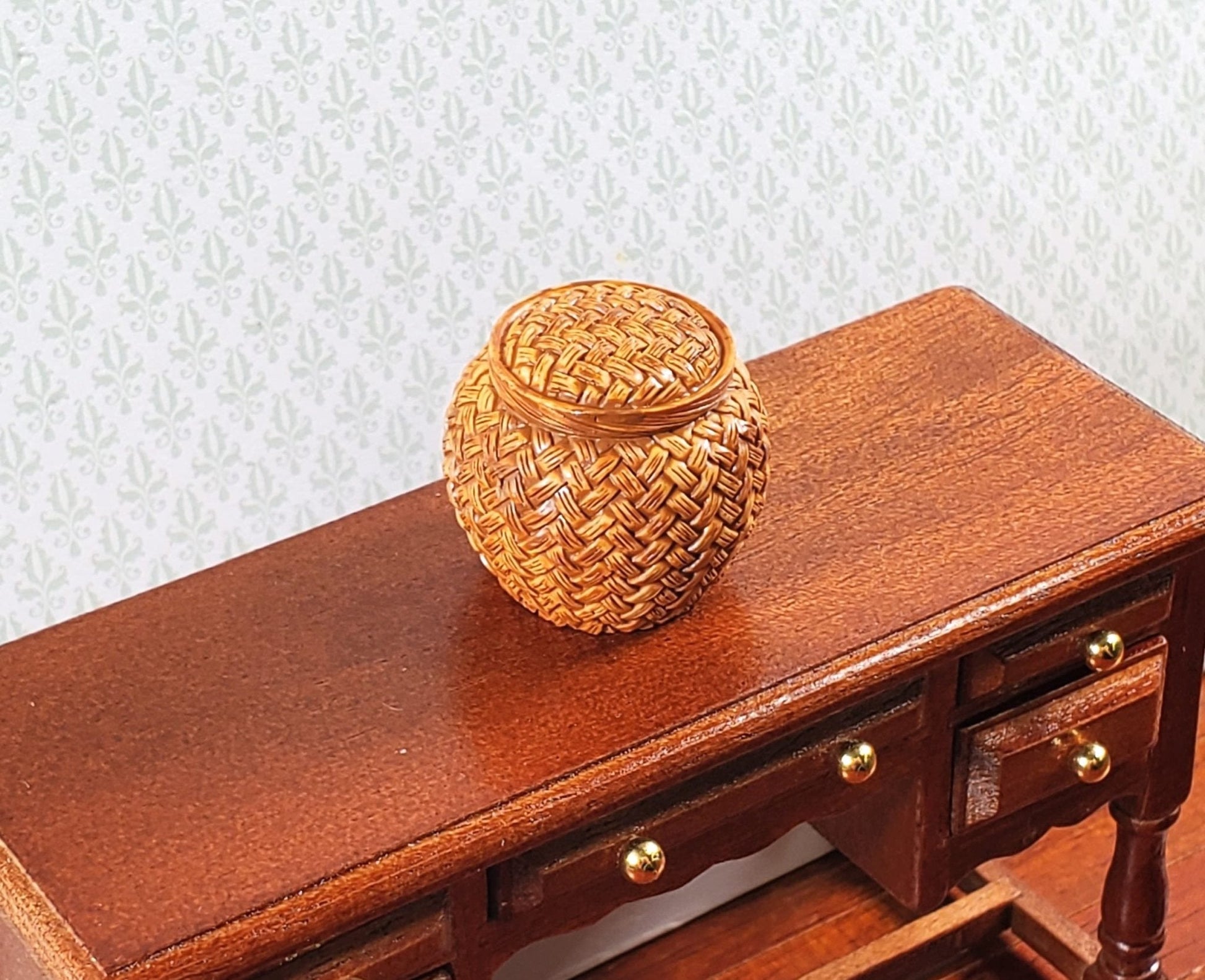 Dollhouse Wicker Style Basket Round 1:12 Scale Miniature Do Not Open - Miniature Crush