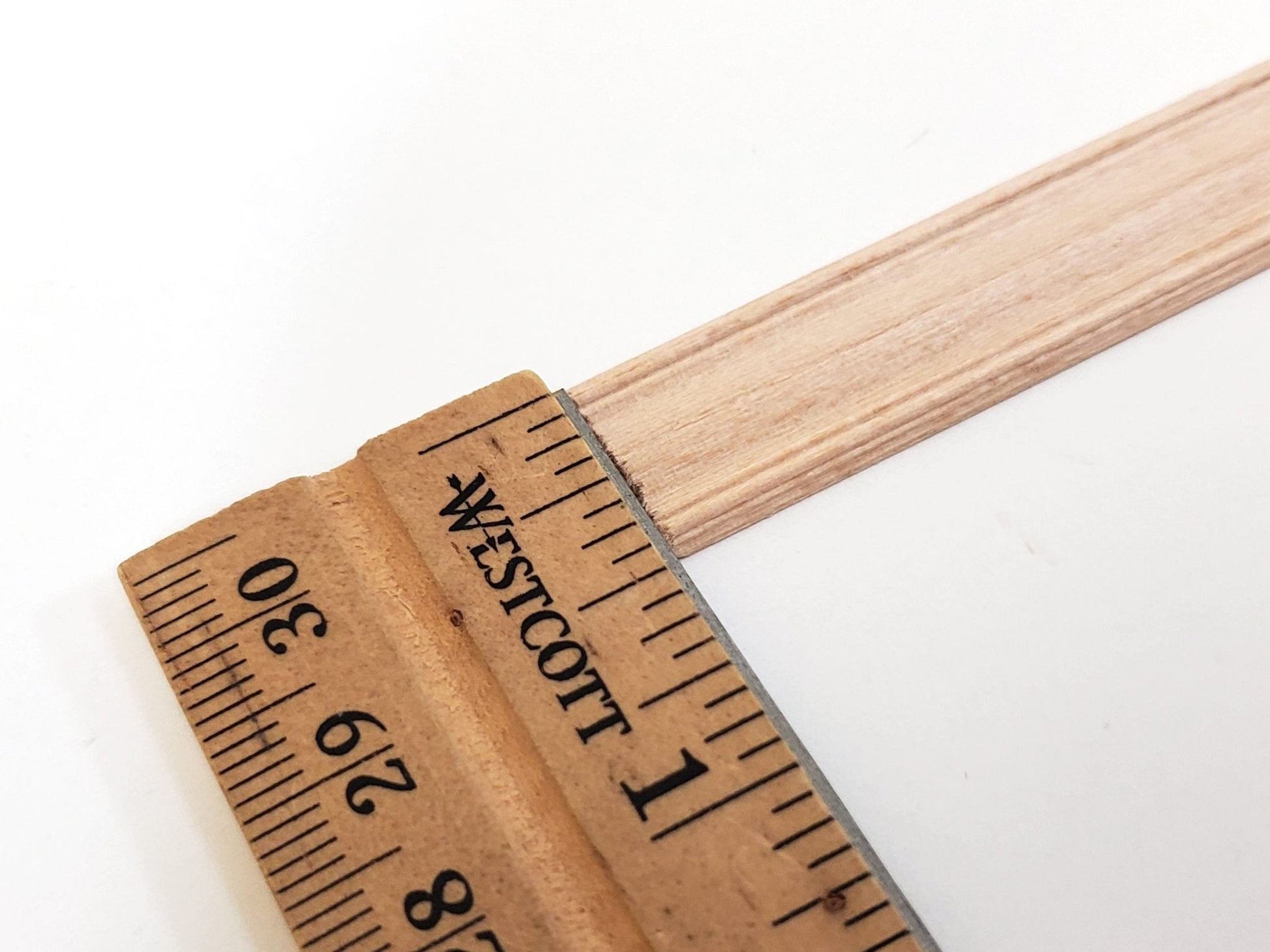 Dollhouse Window Door Casing or Baseboard Trim Molding 1/2" wide x 18" long NE941 - Miniature Crush