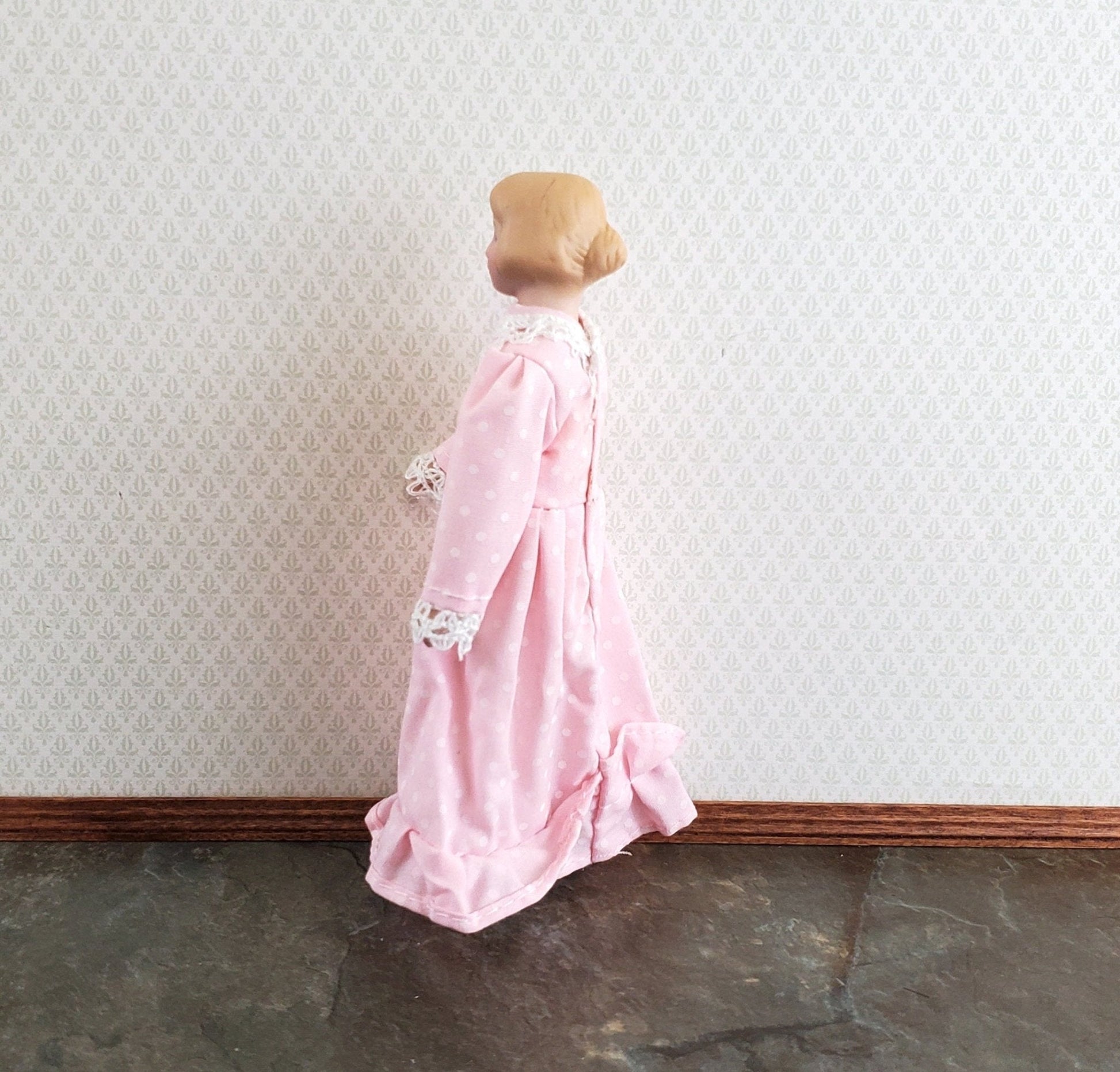 Dollhouse Woman Doll Porcelain Poseable Mom Mother Female Pink Dress 1:12 Scale Miniature - Miniature Crush