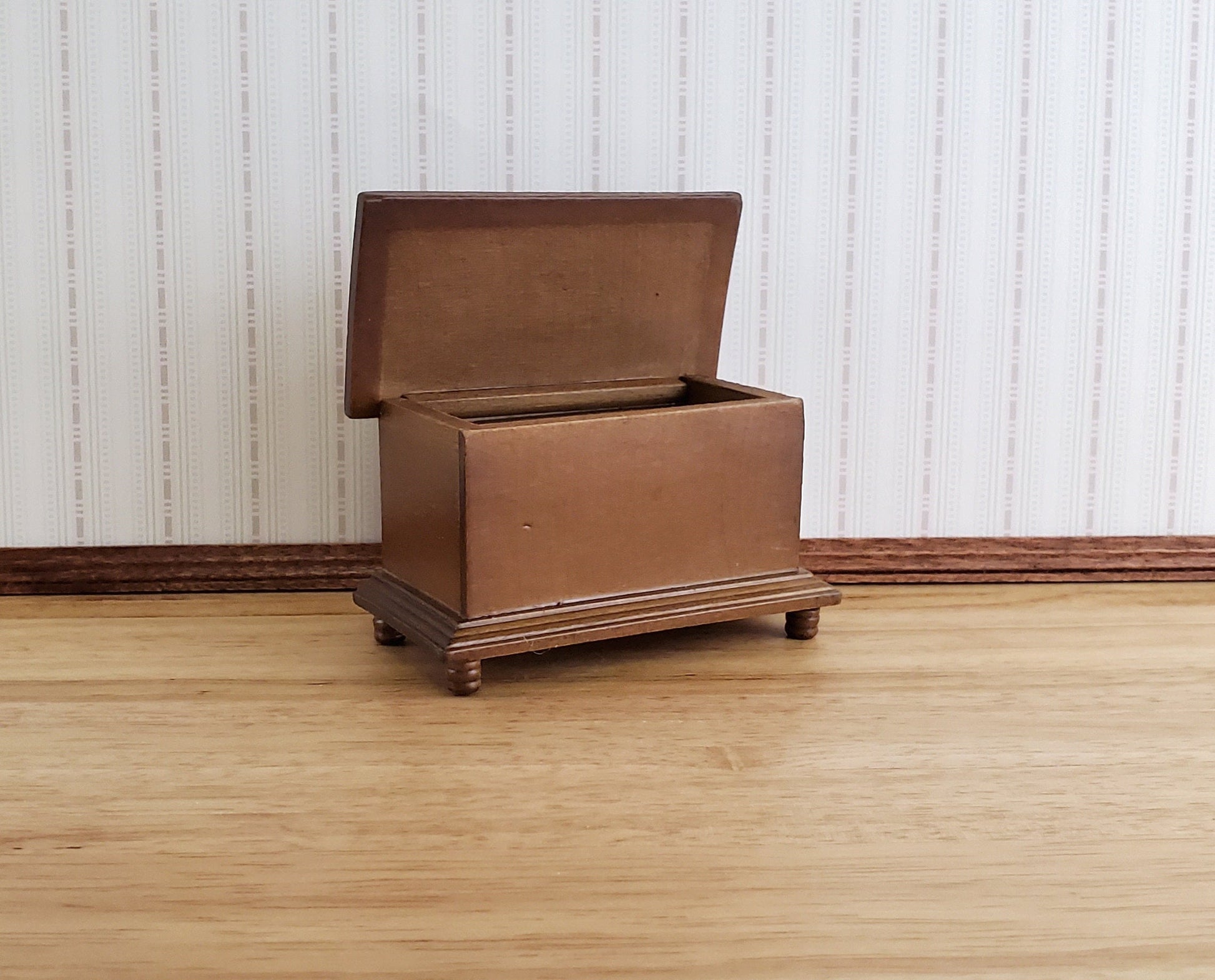 Dollhouse Miniature Wood Blanket Trunk or Toy Chest 1:12 Scale Furniture