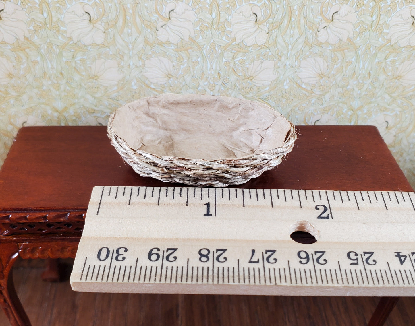 Dollhouse Natural Fiber Large Oval Basket 1:12 Scale Miniature