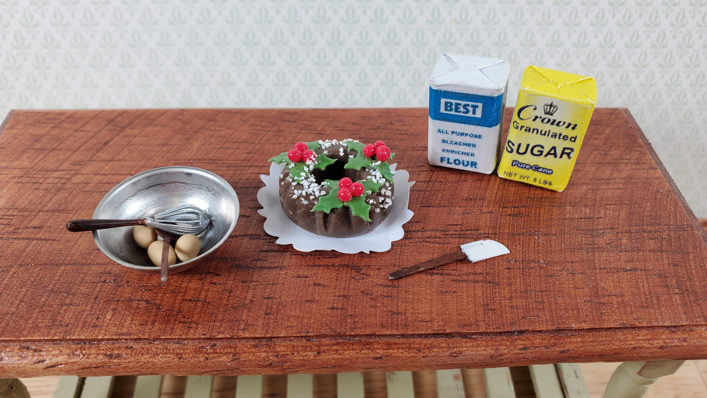 Dollhouse Bundt Cake Christmas Holly Round 1:12 Scale Miniature Food Dessert
