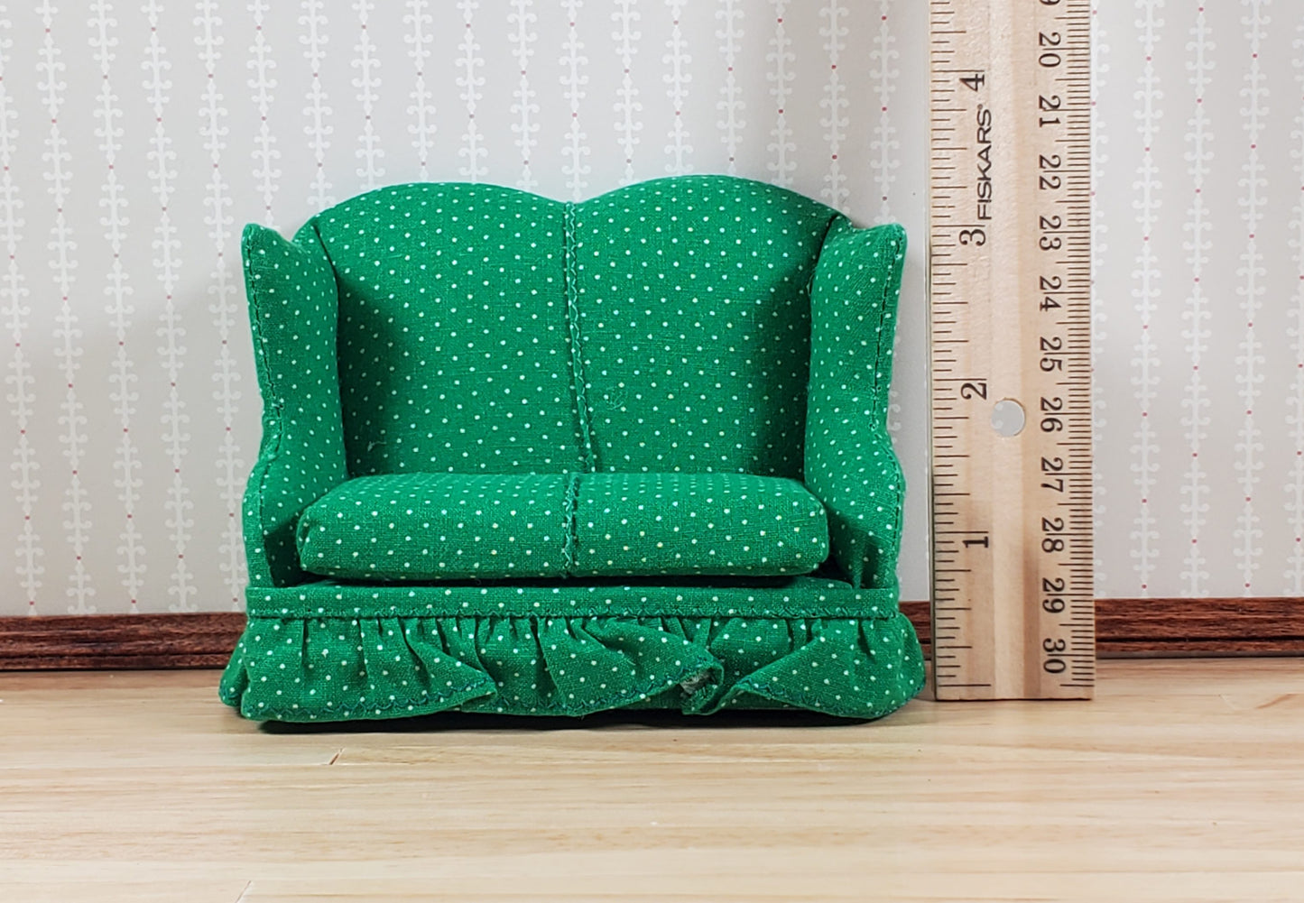 Dollhouse Small Loveseat Sofa Green & White 1:12 Scale Miniature Furniture