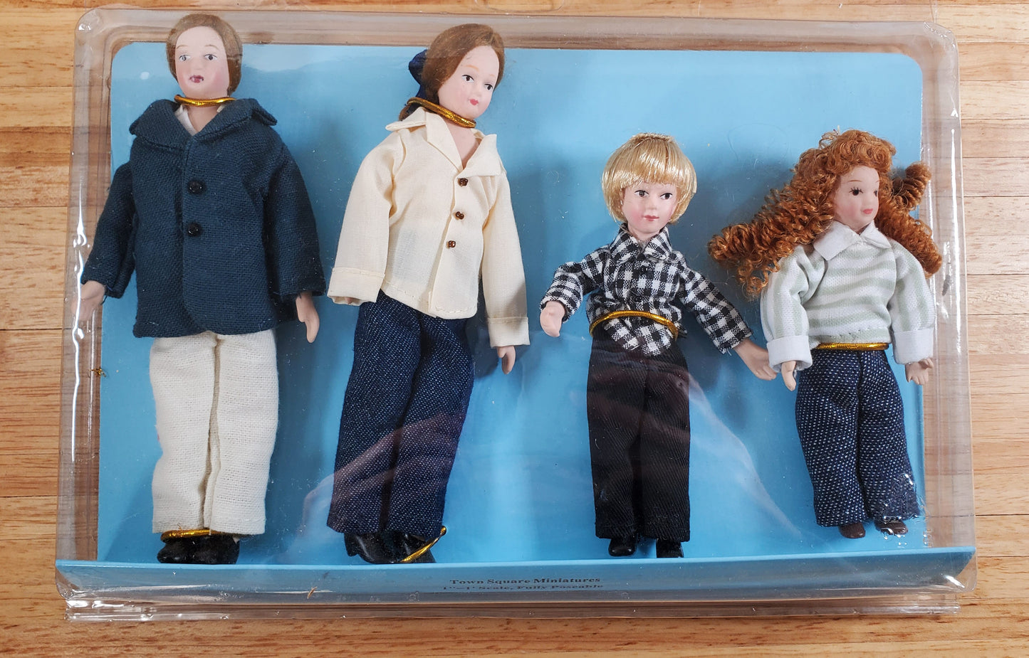 Dollhouse Family People Porcelain Dolls Modern Poseable 1:12 Scale Miniatures