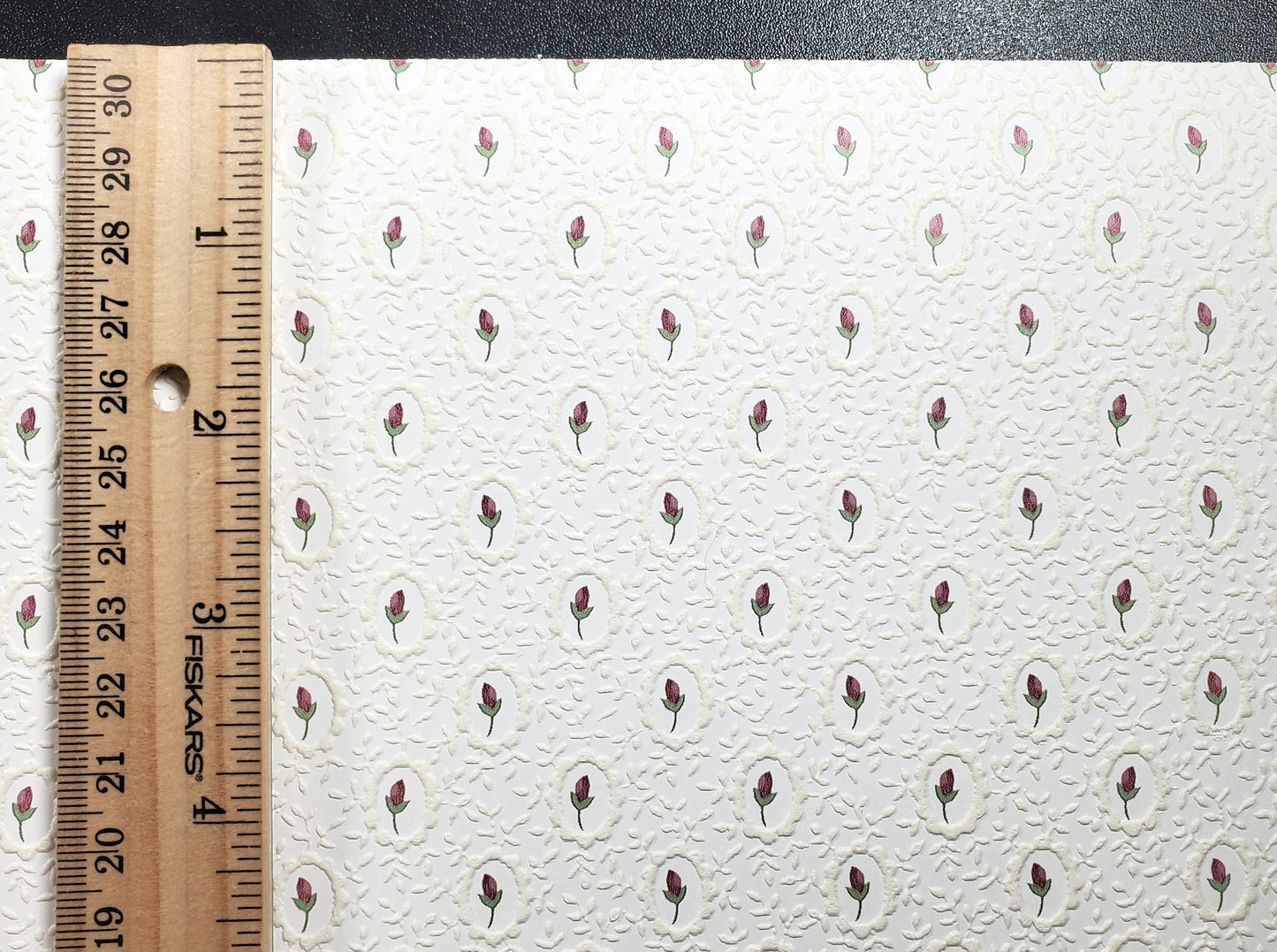 Dollhouse Embossed Wallpaper x3 Sheets Cameo Tulip White 1:12 Scale
