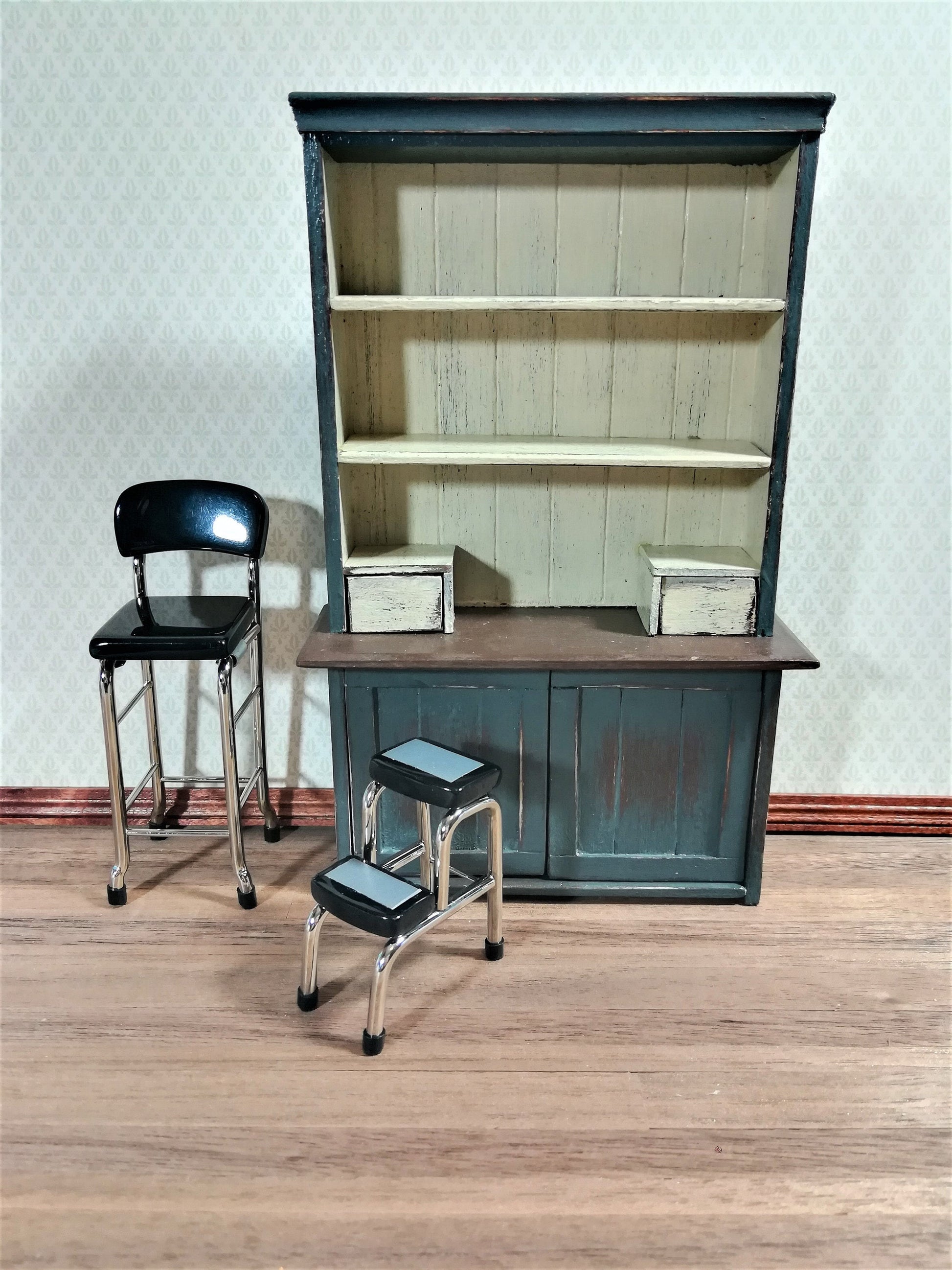 Dollhouse Retro Step Stool Tall Chair 1950s Style Black 1:12 Scale Miniature