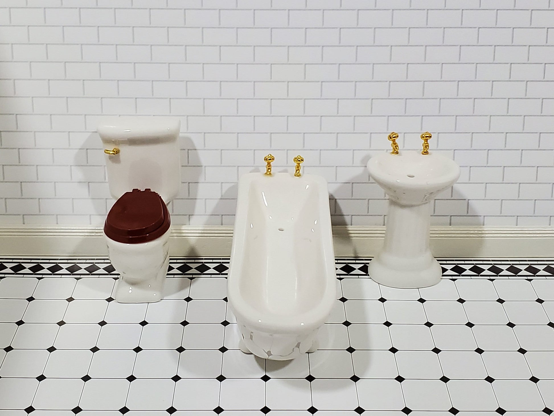 Dollhouse Bathroom Set Tub Toilet Sink All White Ceramic 3 Pieces 1:12 Scale Miniatures