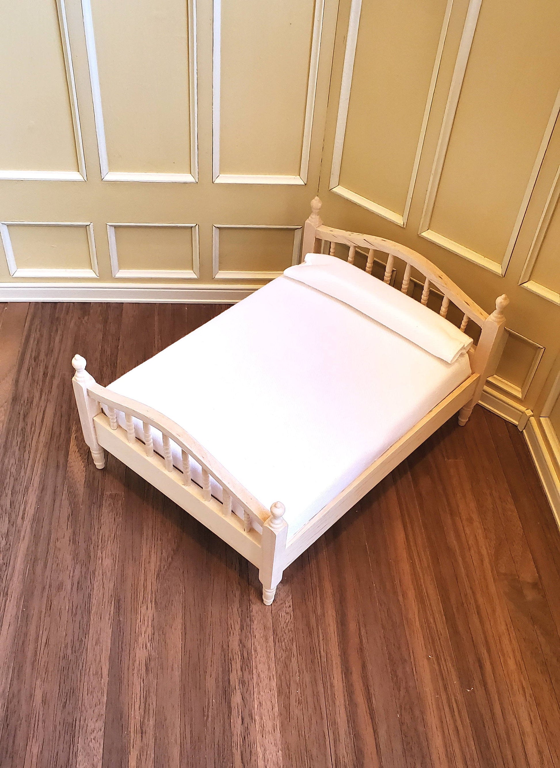 Dollhouse Miniature Double Bed Spindles with Mattress Unpainted 1:12 Scale Furniture