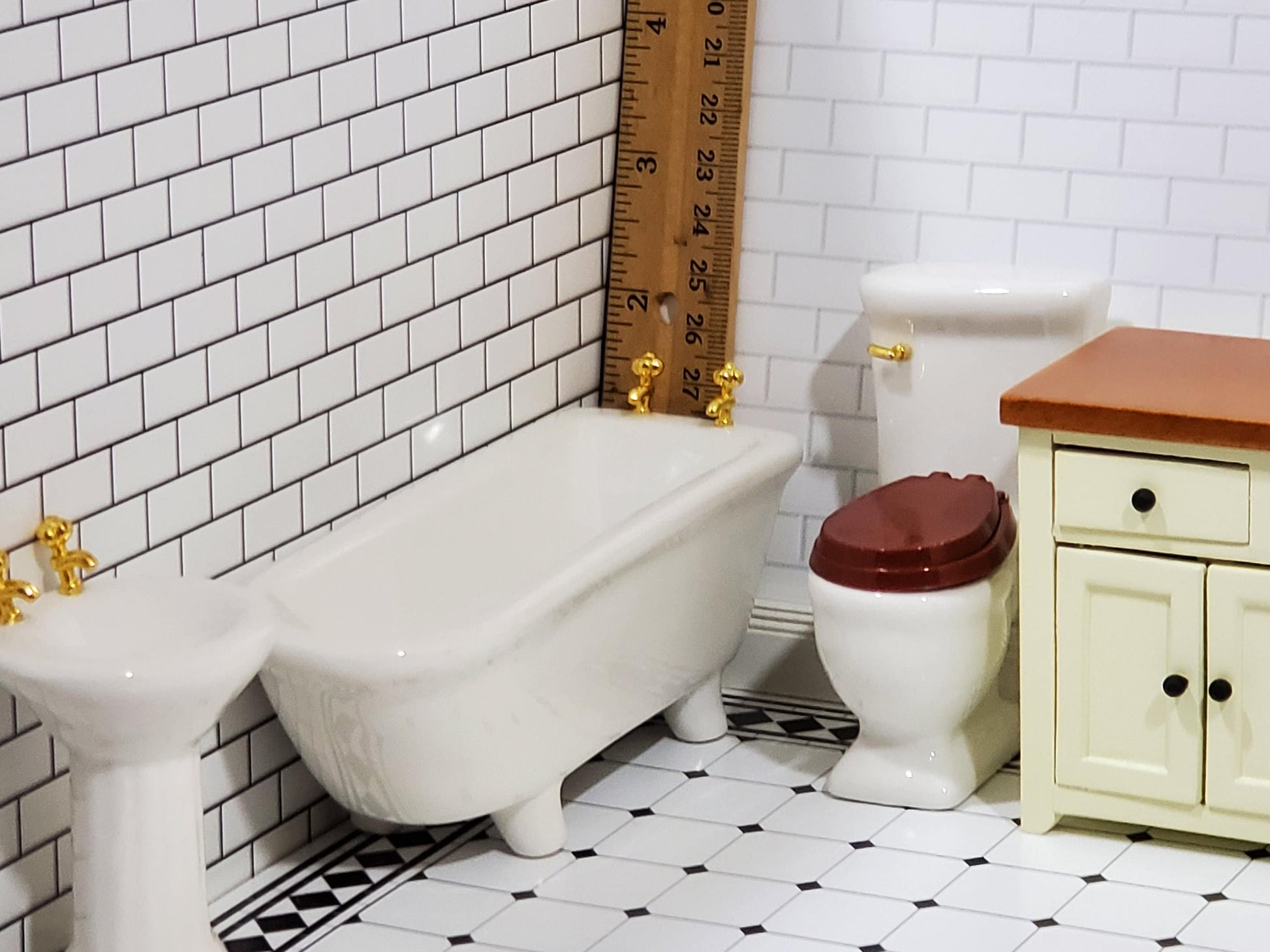 Dollhouse Bathroom Set Tub Toilet Sink All White Ceramic 3 Pieces 1:12 Scale Miniatures