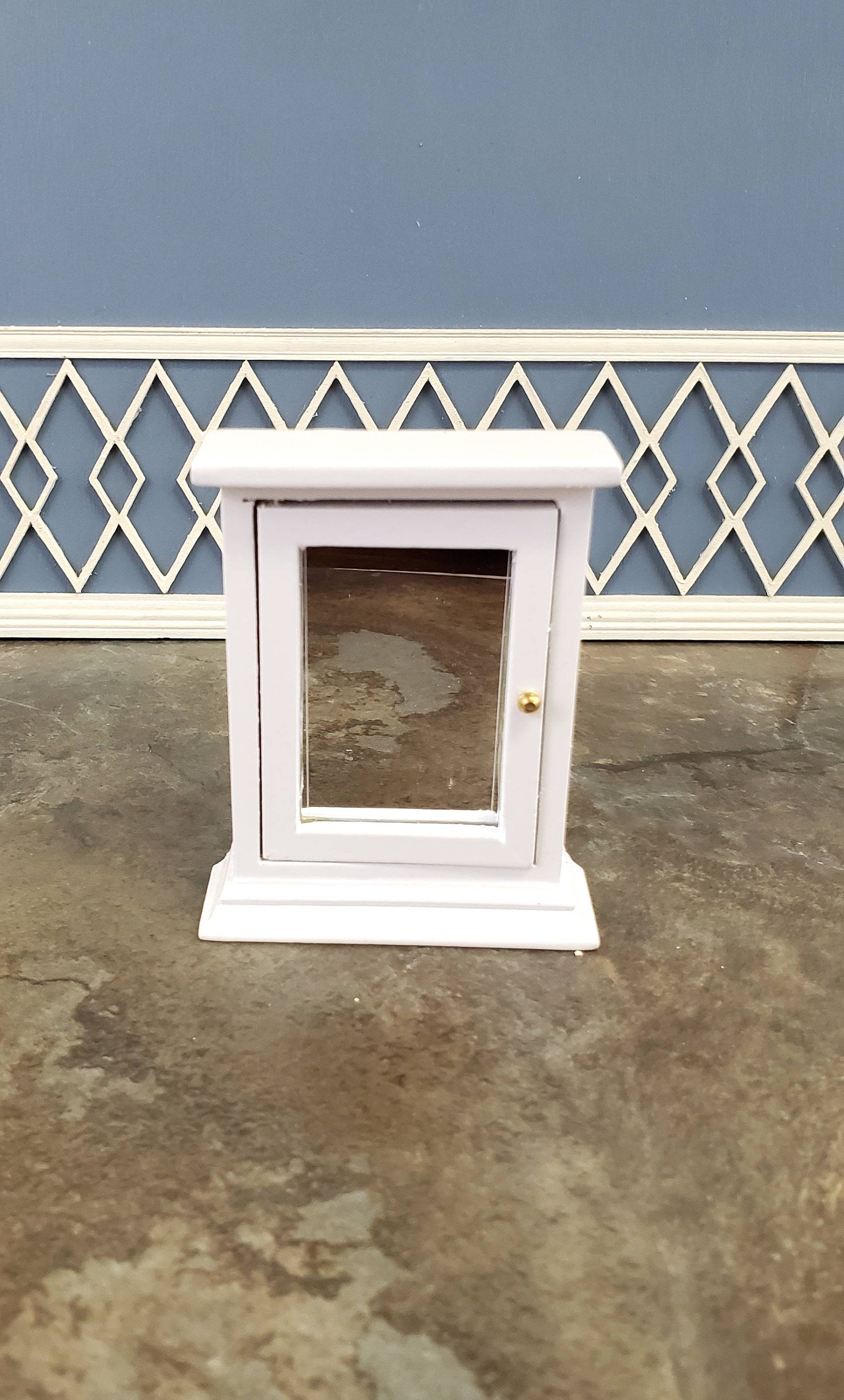 Dollhouse Miniature Medicine Cabinet Hanging White Shelf with Mirror 1:12 Scale Bathroom